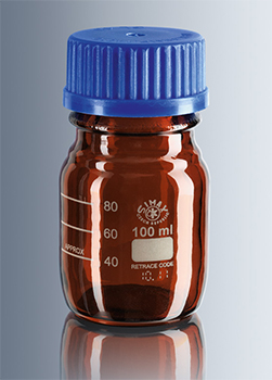 Frasco de seguridad, vidrio borosilicato 3.3 Simax™, c/recubrimiento de PU, MARIENFELD SUPERIOR®, c/recubrimiento color mbar, rosca DIN GL 45, c/anillo de vertido y tapa roscada PP azul, ISO 4796, graduacin blanca