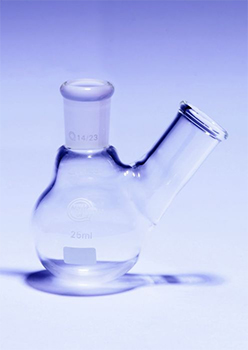 Matraz fondo redondo, esfrico, c/ dos cuellos, esmerilado, Quickfit™, cuello lateral, vidrio borosilicato, PYREX®